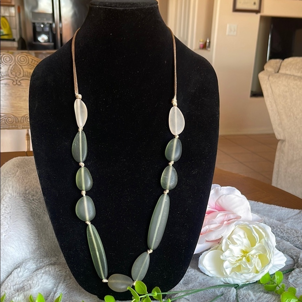 Chicos Frosted White & Green lucite knotted style